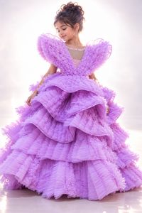 Haute-Couture-Kleid mit Struktur in Flieder 